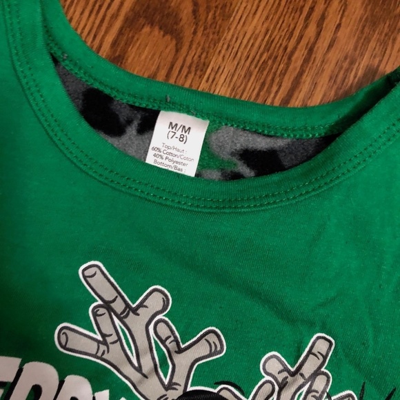 3/$30 - Christmas PJ size 7/8 - Picture 4 of 4